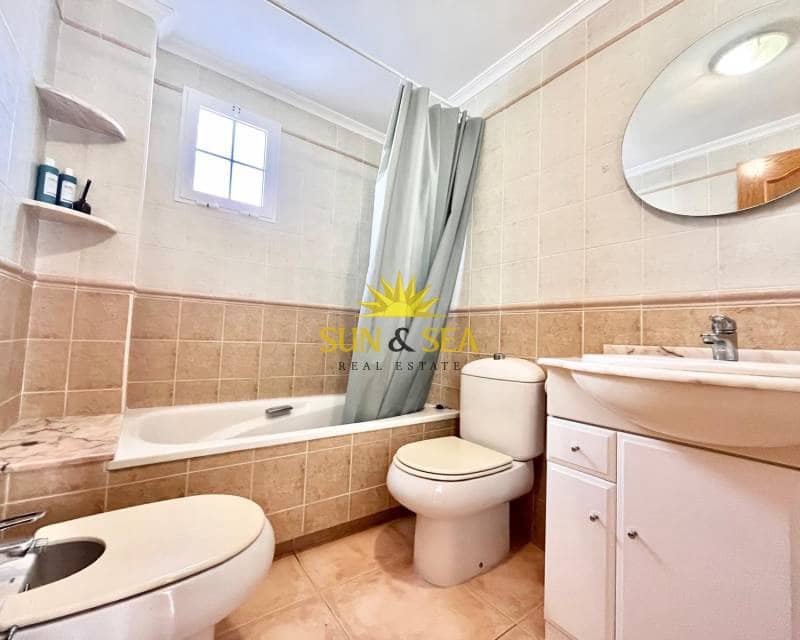 Villa/Maison de 4 chambres à louer à Santa Pola - 1 200 € (Ref: 9255544)