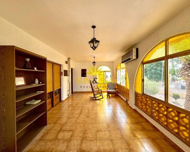 3 soveværelse Villa til leje i Ciudad Quesada med swimmingpool garage - € 2.000 (Ref: 9261984)