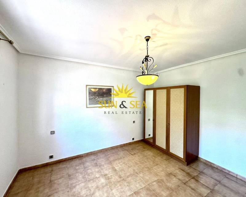 3 soveværelse Villa til leje i Ciudad Quesada med swimmingpool garage - € 2.000 (Ref: 9261984)