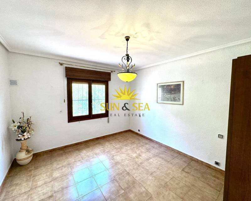 3 soveværelse Villa til leje i Ciudad Quesada med swimmingpool garage - € 2.000 (Ref: 9261984)