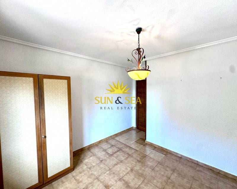 3 soveværelse Villa til leje i Ciudad Quesada med swimmingpool garage - € 2.000 (Ref: 9261984)