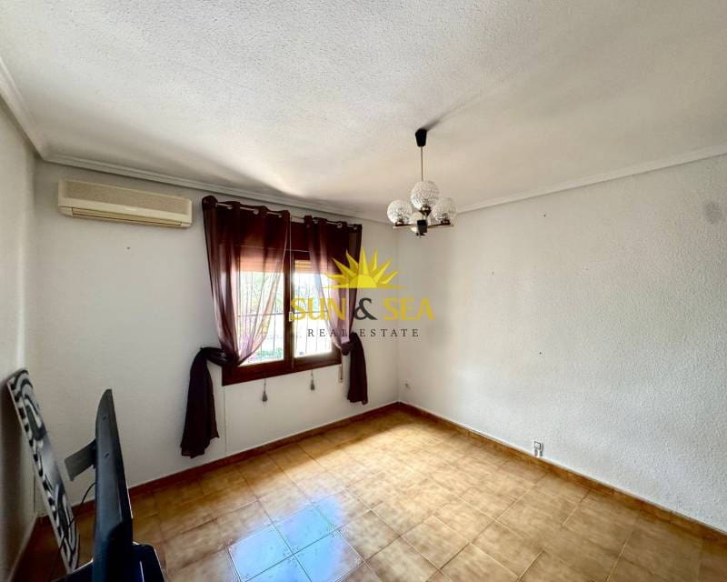 3 soveværelse Villa til leje i Ciudad Quesada med swimmingpool garage - € 2.000 (Ref: 9261984)