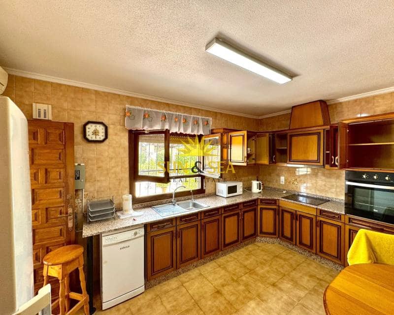 3 soveværelse Villa til leje i Ciudad Quesada med swimmingpool garage - € 2.000 (Ref: 9261984)