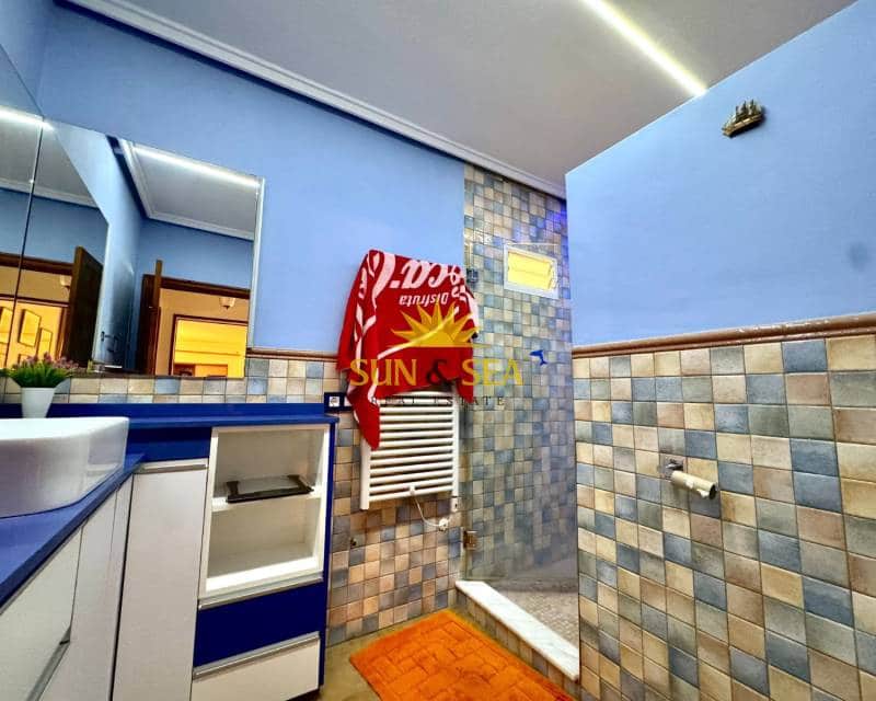 3 soveværelse Villa til leje i Ciudad Quesada med swimmingpool garage - € 2.000 (Ref: 9261984)