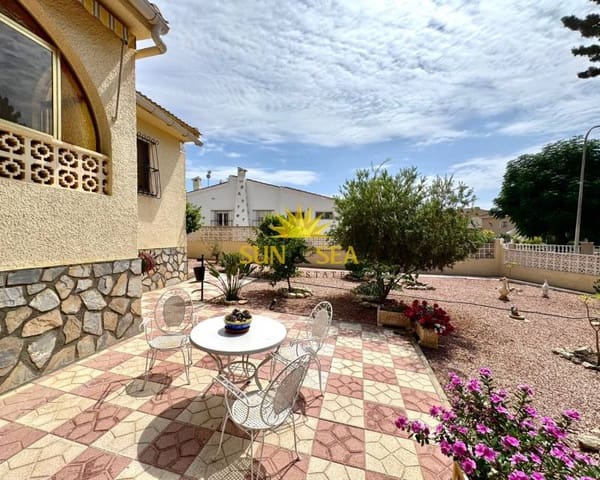 3 bedroom Villa for rent in Ciudad Quesada, Rojales with pool garage - € 2,000 (Ref: 9261984)