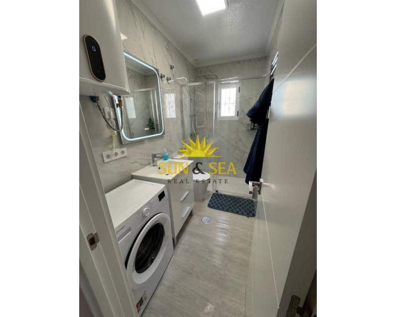 1 bedroom Apartment for rent in Torrevieja with pool - € 800 (Ref: 9263417)