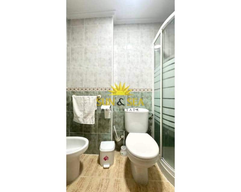 2 bedroom Apartment for rent in Torrevieja - € 900 (Ref: 9267595)