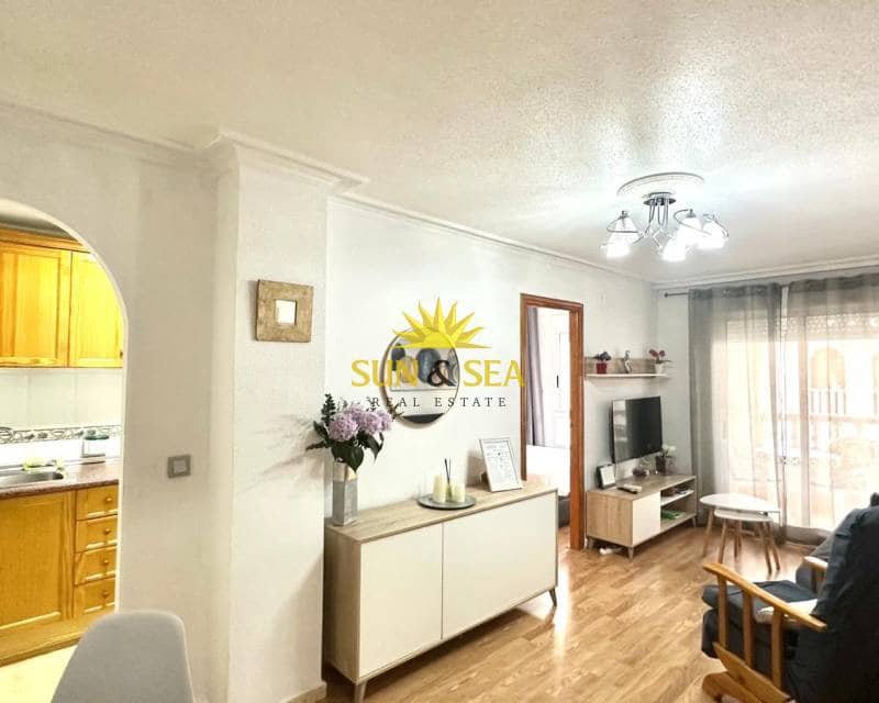 2 bedroom Apartment for rent in Torrevieja - € 900 (Ref: 9267595)