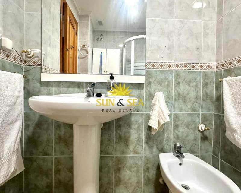 2 bedroom Apartment for rent in Torrevieja - € 900 (Ref: 9267595)