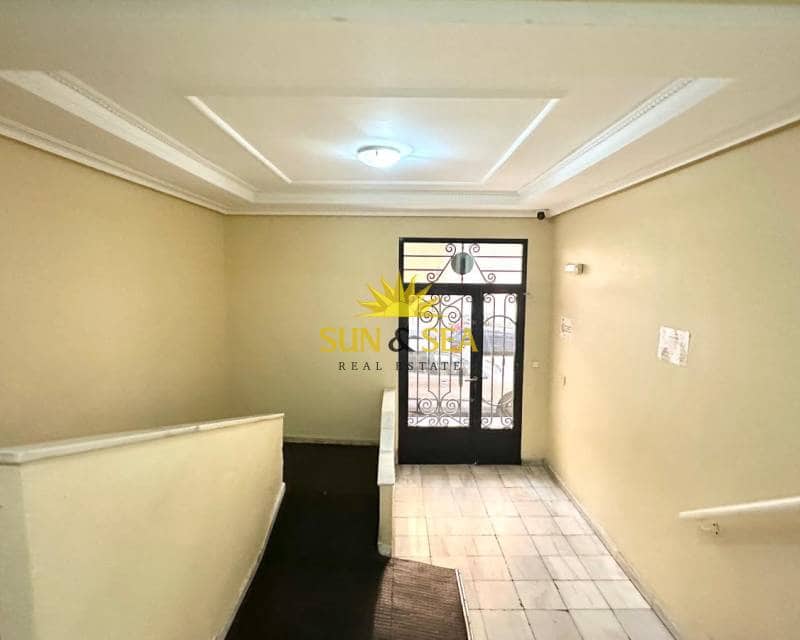 2 bedroom Apartment for rent in Torrevieja - € 900 (Ref: 9267595)