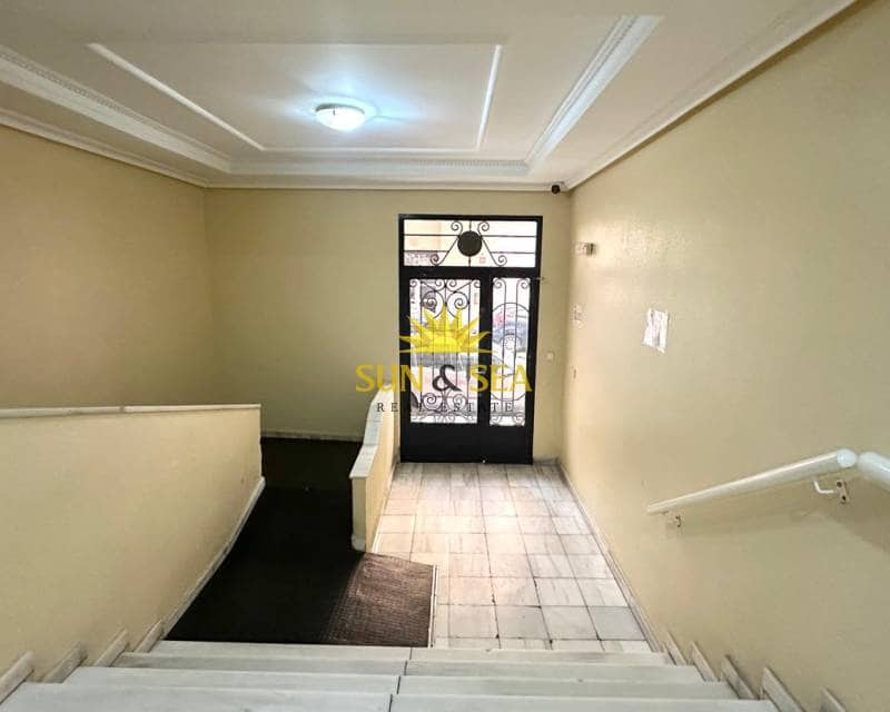 2 bedroom Apartment for rent in Torrevieja - € 900 (Ref: 9267595)