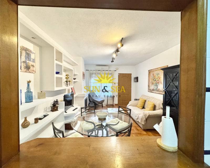 2 Zimmer Haus zu vermieten in Torrevieja mit Pool - 1.200 € (Ref: 9271925)