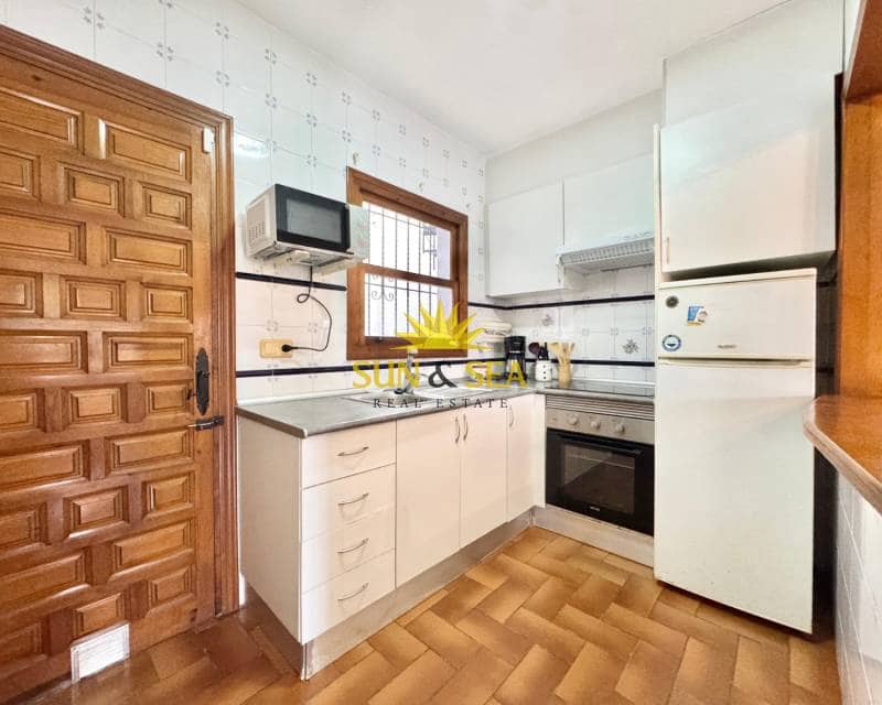 2 Zimmer Haus zu vermieten in Torrevieja mit Pool - 1.200 € (Ref: 9271925)