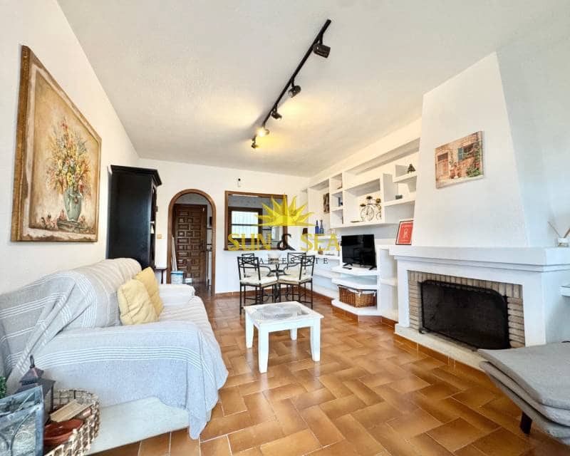 2 Zimmer Haus zu vermieten in Torrevieja mit Pool - 1.200 € (Ref: 9271925)