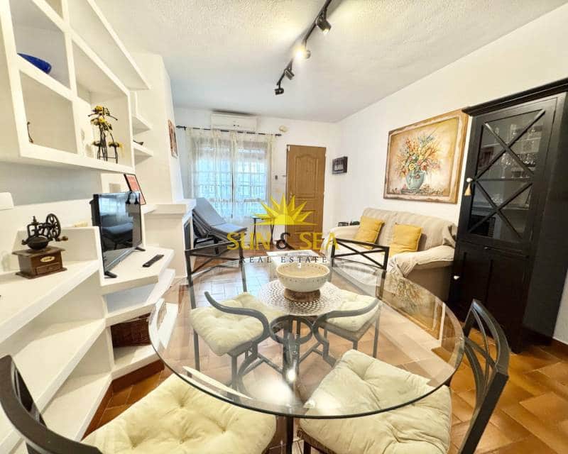 2 Zimmer Haus zu vermieten in Torrevieja mit Pool - 1.200 € (Ref: 9271925)