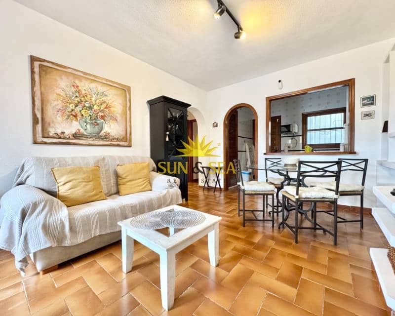 2 Zimmer Haus zu vermieten in Torrevieja mit Pool - 1.200 € (Ref: 9271925)