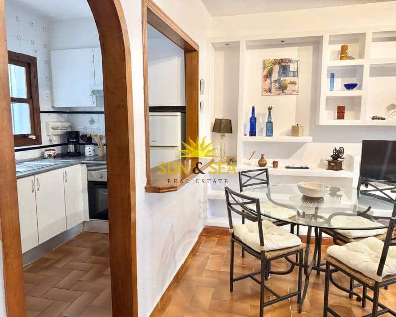 2 Zimmer Haus zu vermieten in Torrevieja mit Pool - 1.200 € (Ref: 9271925)