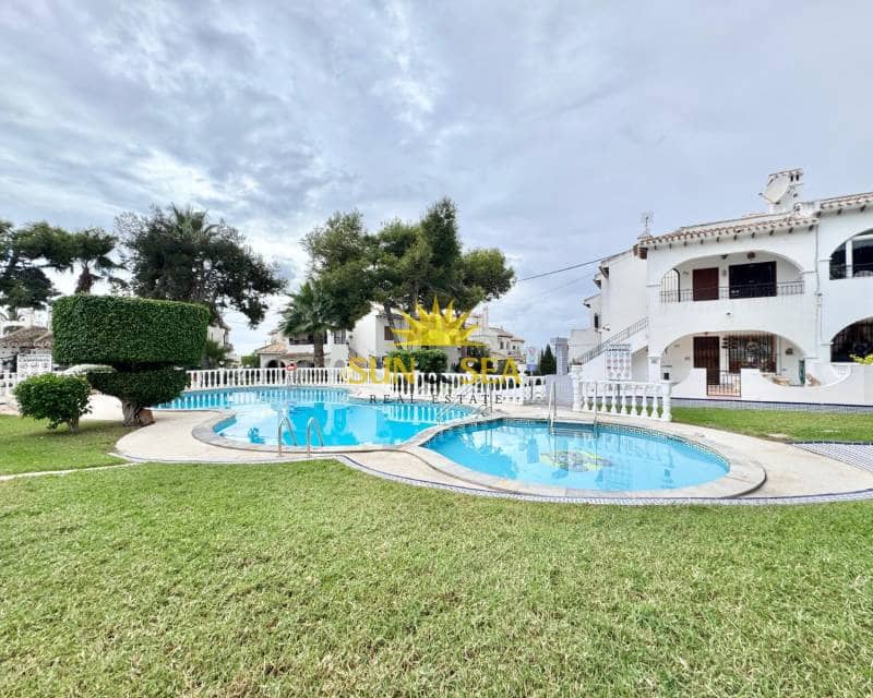 2 Zimmer Haus zu vermieten in Torrevieja mit Pool - 1.200 € (Ref: 9271925)