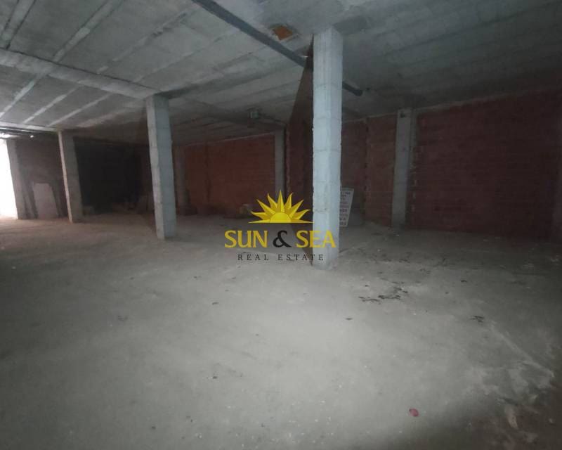 1 soveværelse Erhverv til leje i Torrevieja - € 1.500 (Ref: 9273169)