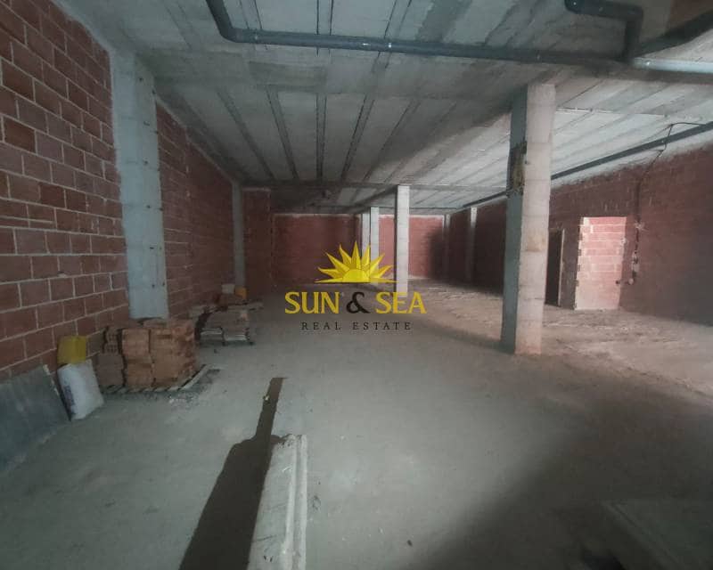 1 soveværelse Erhverv til leje i Torrevieja - € 1.500 (Ref: 9273169)