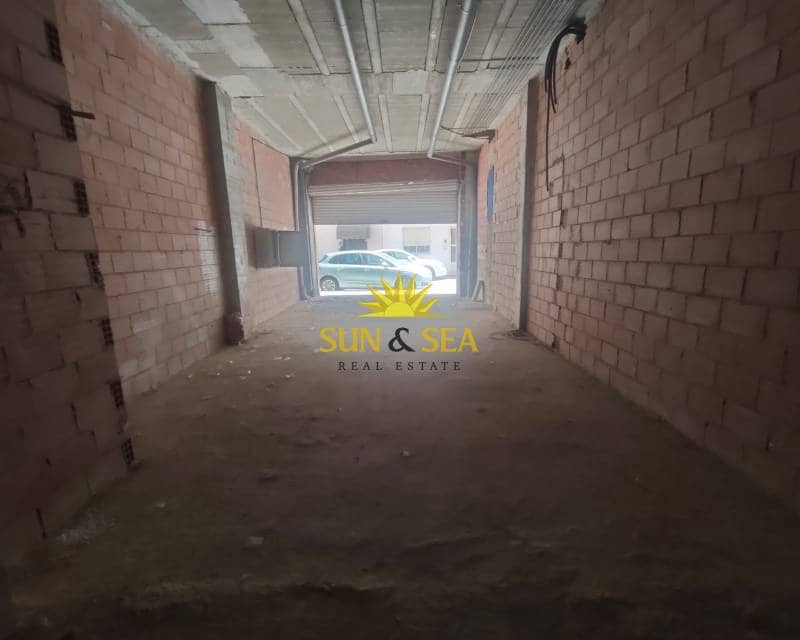 1 soveværelse Erhverv til leje i Torrevieja - € 1.500 (Ref: 9273169)