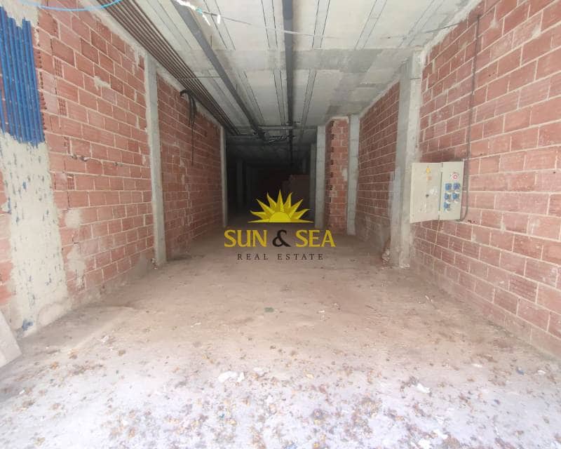 1 soveværelse Erhverv til leje i Torrevieja - € 1.500 (Ref: 9273169)