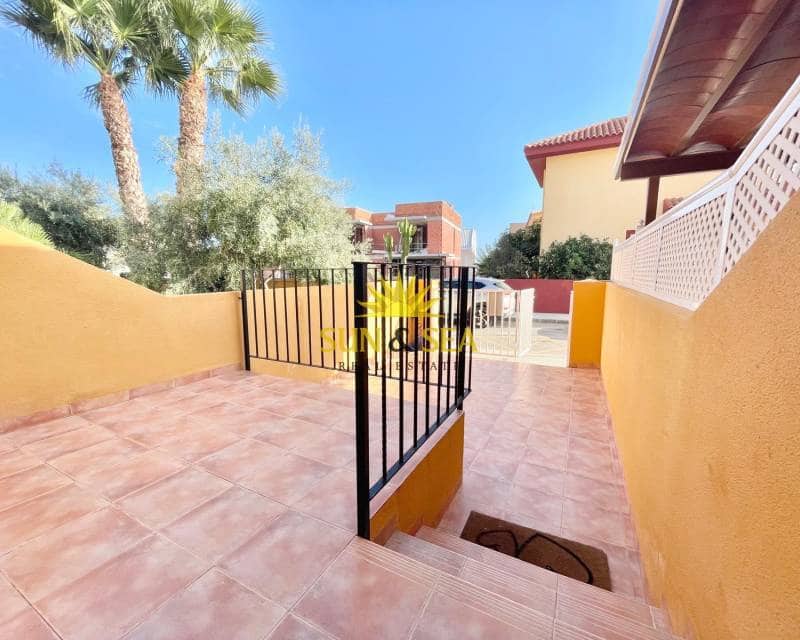 2 soveværelse Villa til leje i Isla Plana - € 900 (Ref: 9279855)