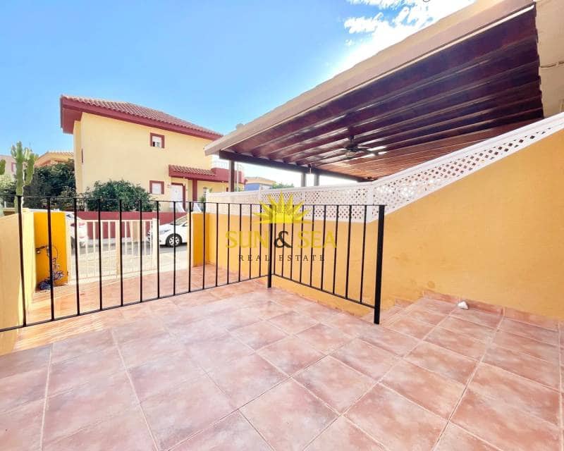 2 soveværelse Villa til leje i Isla Plana - € 900 (Ref: 9279855)