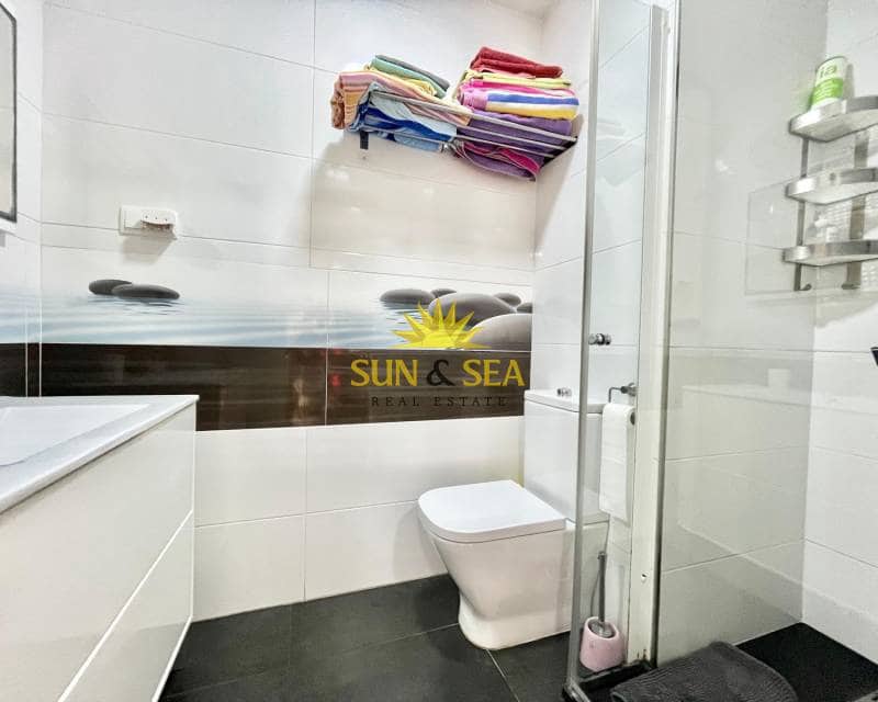 2 soverom Leilighet til leie i La Manga del Mar Menor med svømmebasseng - € 550 (Ref: 9282825)