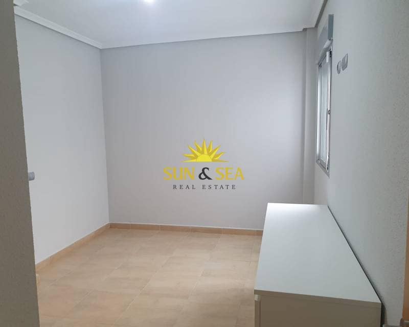 3 makuuhuone Huoneisto vuokrattavana paikassa Ciudad Quesada - 850 € (Ref: 9283948)