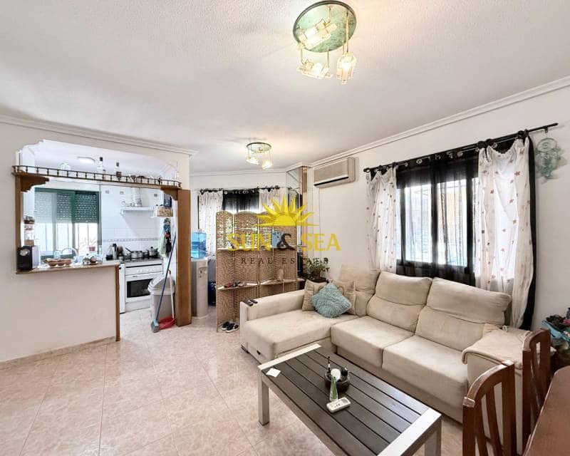 Piso de 2 habitaciones en Torrevieja en venta - 143.000 € (Ref: 9288267)