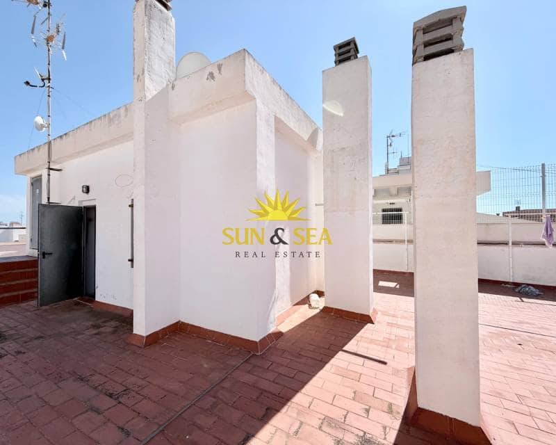 Piso de 2 habitaciones en Torrevieja en venta - 143.000 € (Ref: 9288267)