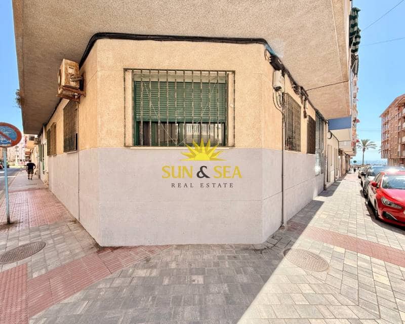 Piso de 2 habitaciones en Torrevieja en venta - 143.000 € (Ref: 9288267)