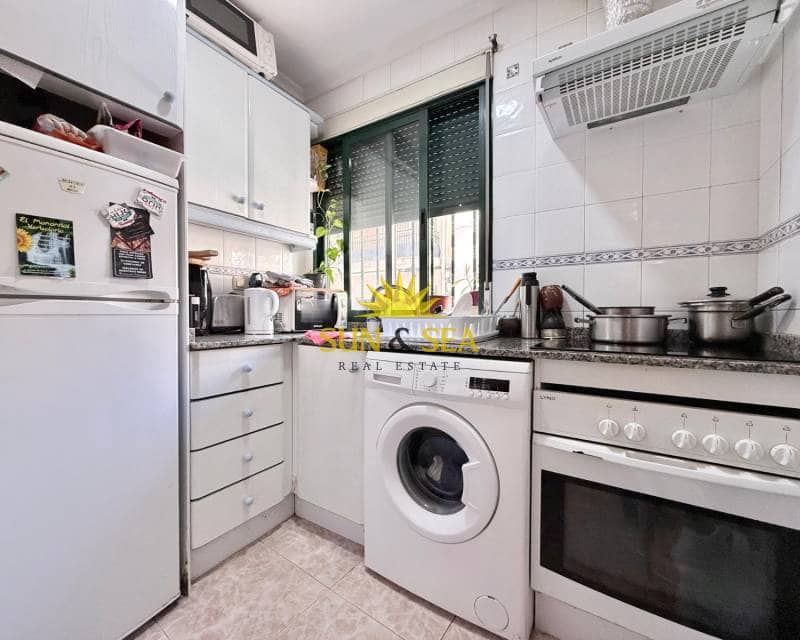 Piso de 2 habitaciones en Torrevieja en venta - 143.000 € (Ref: 9288267)