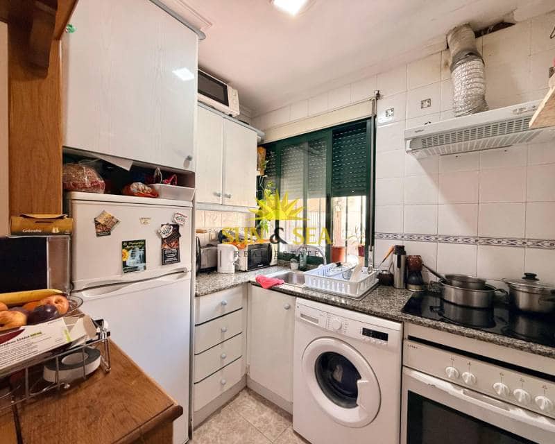 Piso de 2 habitaciones en Torrevieja en venta - 143.000 € (Ref: 9288267)