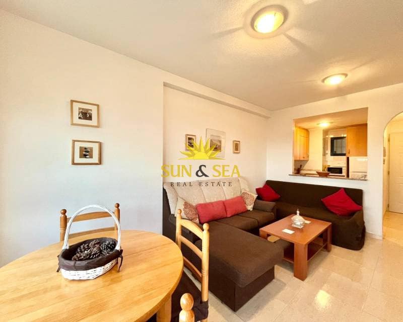 2 soveværelse Lejlighed til leje i Dehesa de Campoamor med swimmingpool garage - € 700 (Ref: 9292356)