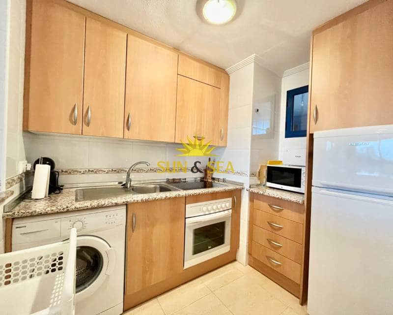 2 soveværelse Lejlighed til leje i Dehesa de Campoamor med swimmingpool garage - € 700 (Ref: 9292356)