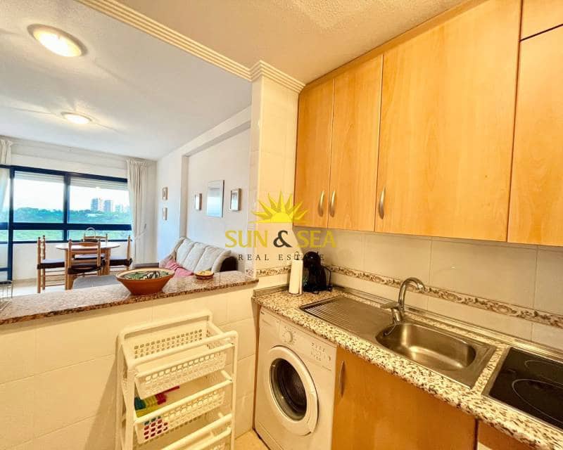 2 soveværelse Lejlighed til leje i Dehesa de Campoamor med swimmingpool garage - € 700 (Ref: 9292356)