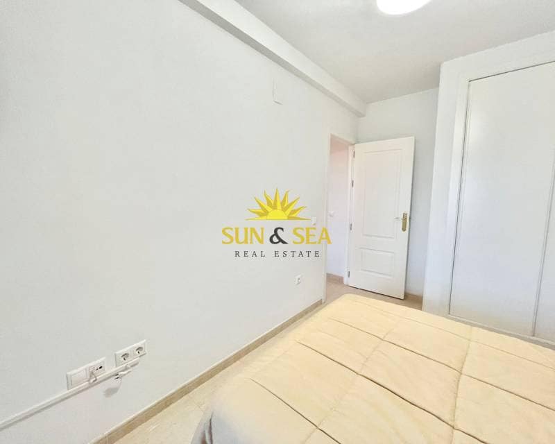 2 soveværelse Lejlighed til leje i Dehesa de Campoamor med swimmingpool garage - € 700 (Ref: 9292356)