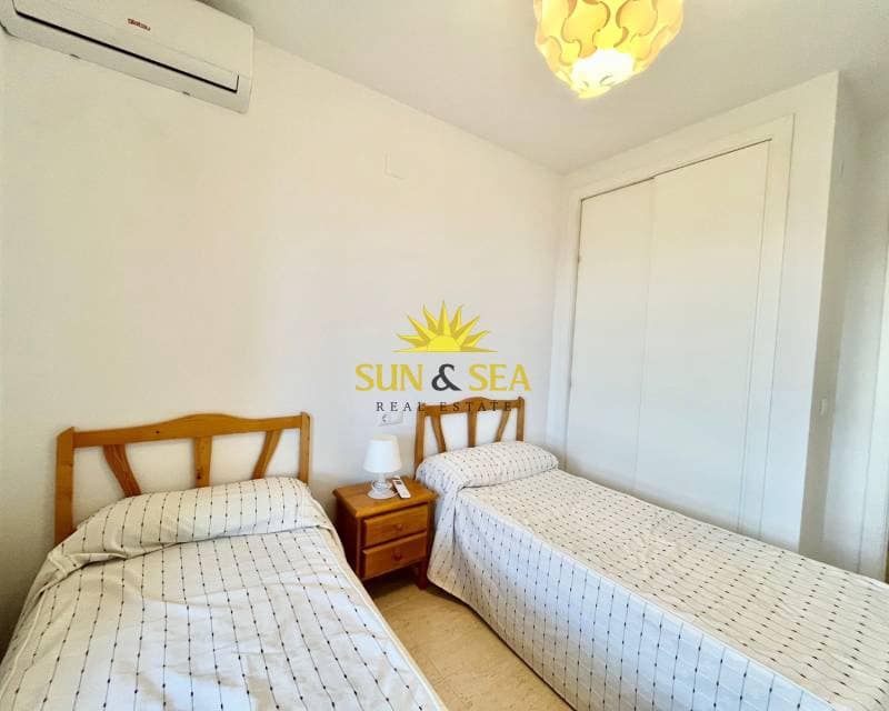 2 soveværelse Lejlighed til leje i Dehesa de Campoamor med swimmingpool garage - € 700 (Ref: 9292356)