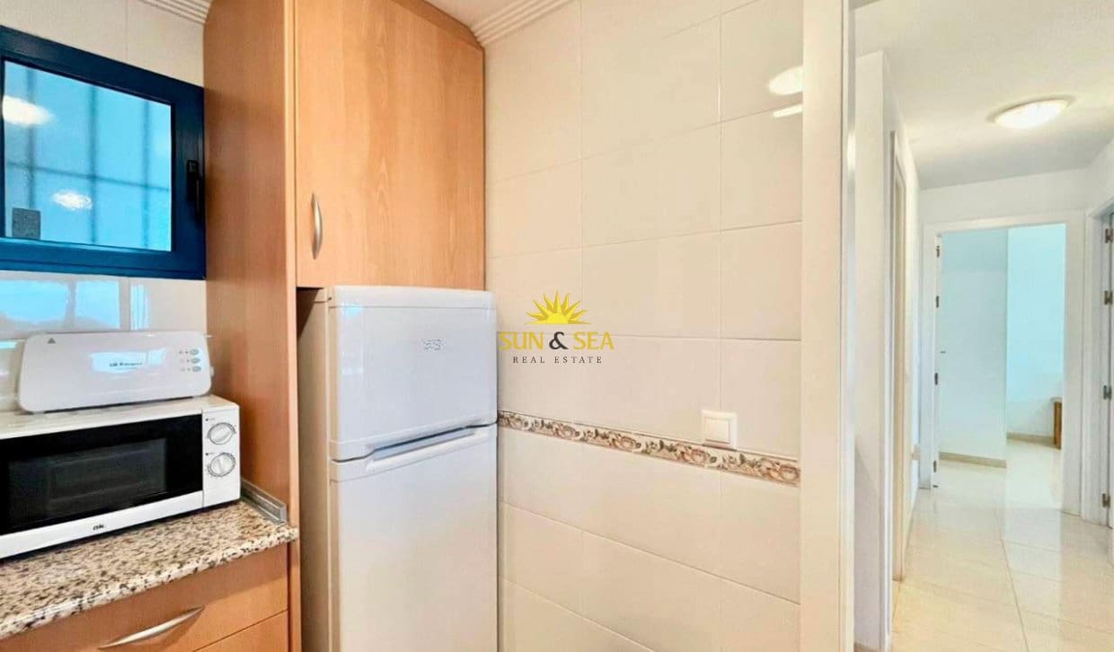 2 Zimmer Apartment zu vermieten in Dehesa de Campoamor mit Pool Garage - 700 € (Ref: 9292356)