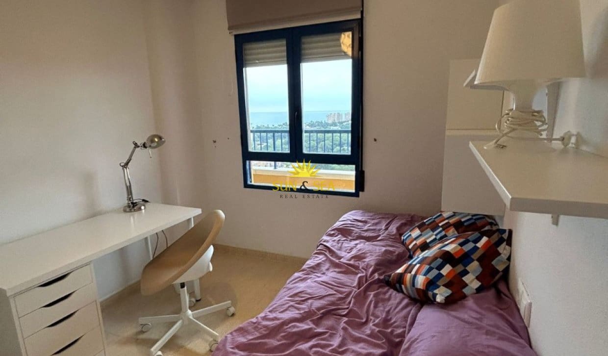 2 Zimmer Apartment zu vermieten in Dehesa de Campoamor mit Pool Garage - 700 € (Ref: 9292356)
