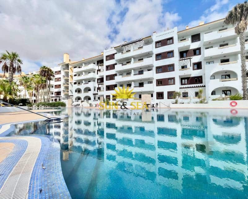 2 bedroom Penthouse for rent in Los Alcazares with pool - € 800 (Ref: 9294002)