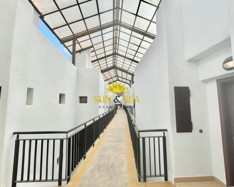 2 soveværelse Penthouse til leje i Los Alcazares med swimmingpool - € 800 (Ref: 9294003)