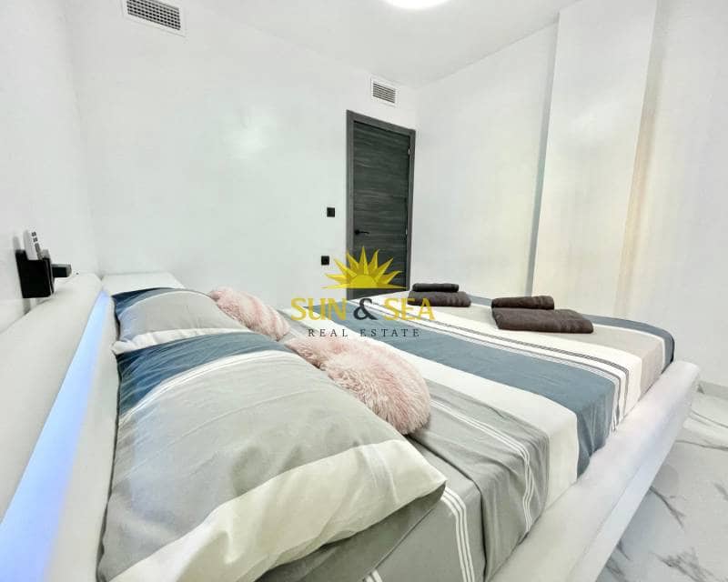 3 chambre Appartement à vendre à Torrevieja - 197 000 € (Ref: 9296066)