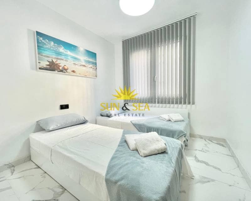 3 chambre Appartement à vendre à Torrevieja - 197 000 € (Ref: 9296066)