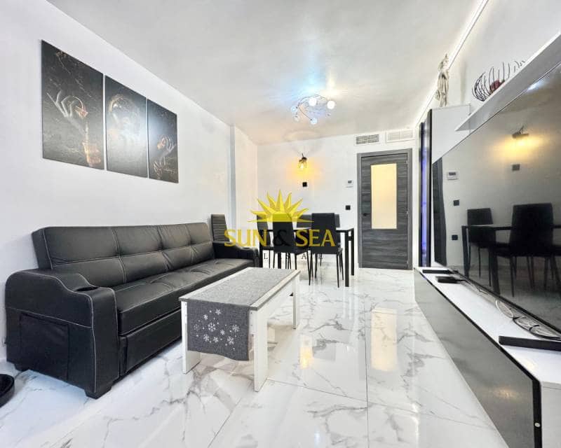 3 makuuhuone Huoneisto myytävänä paikassa Torrevieja - 175 000 € (Ref: 9296066)