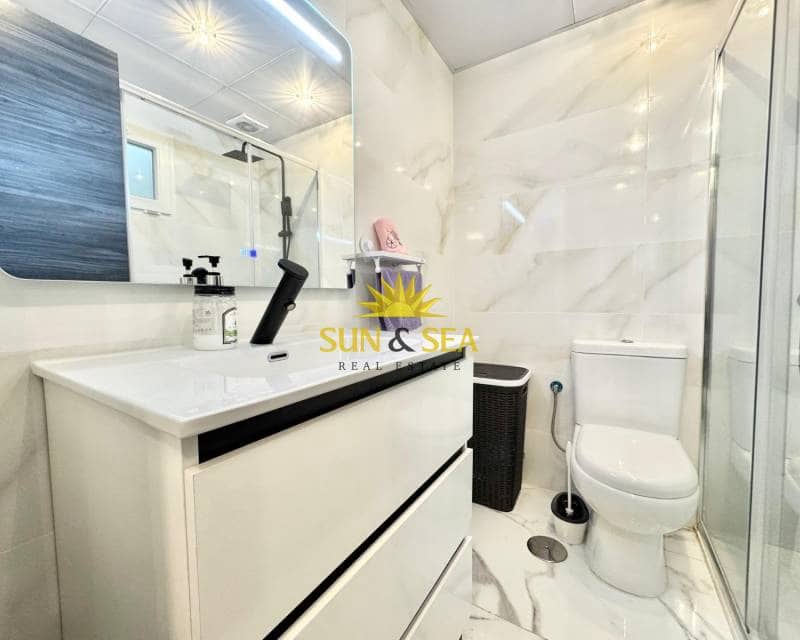 3 makuuhuone Huoneisto myytävänä paikassa Torrevieja - 175 000 € (Ref: 9296066)