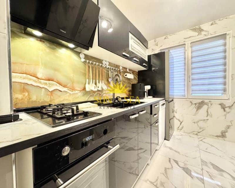 3 makuuhuone Huoneisto myytävänä paikassa Torrevieja - 175 000 € (Ref: 9296066)