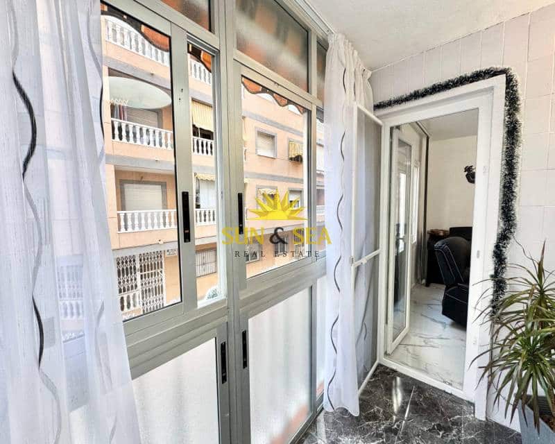 3 makuuhuone Huoneisto myytävänä paikassa Torrevieja - 175 000 € (Ref: 9296066)